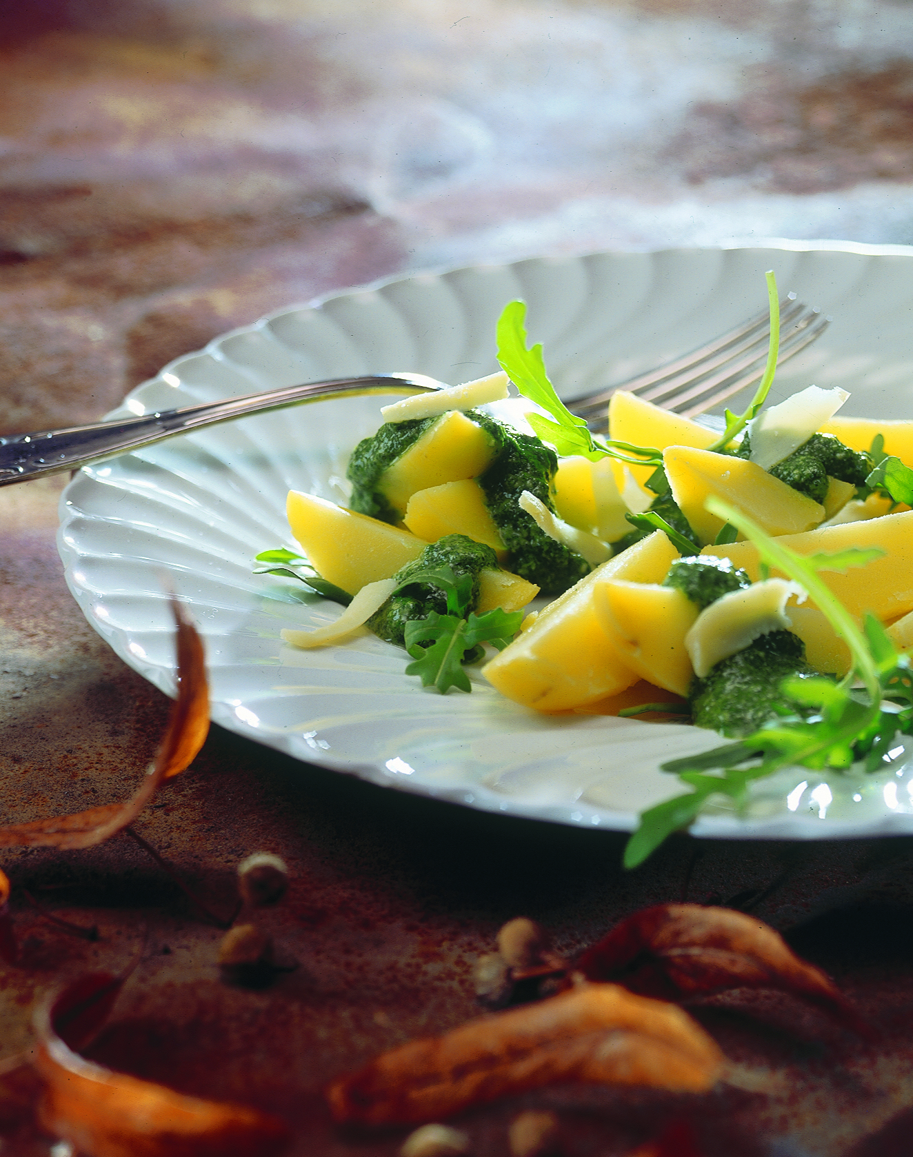 Salade de pommes de terre tiède et sauce aux herbes