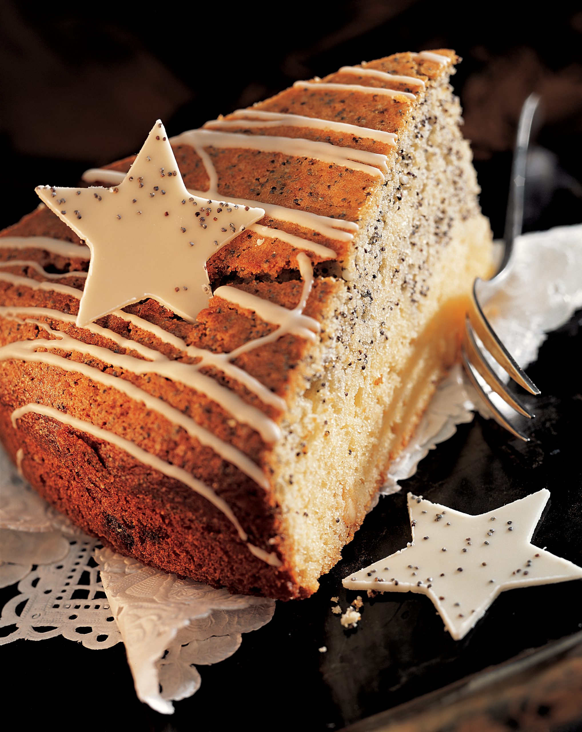 Weisser Schokoladen-Mohn-Kuchen