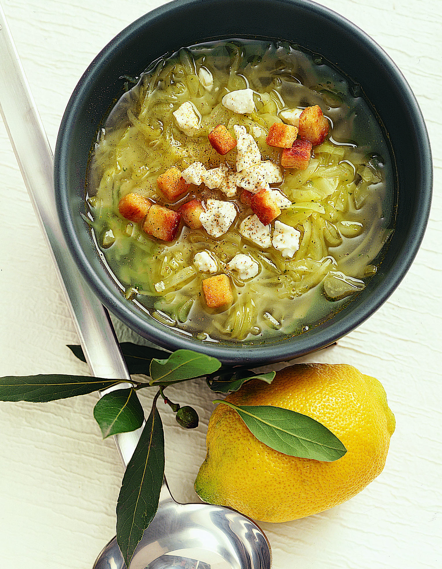 Soupe de chou blanc citronnée