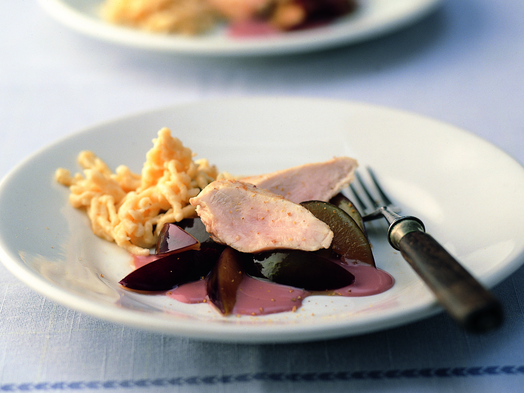 Würzige Pouletbrüstchen mit Zwetschgensauce