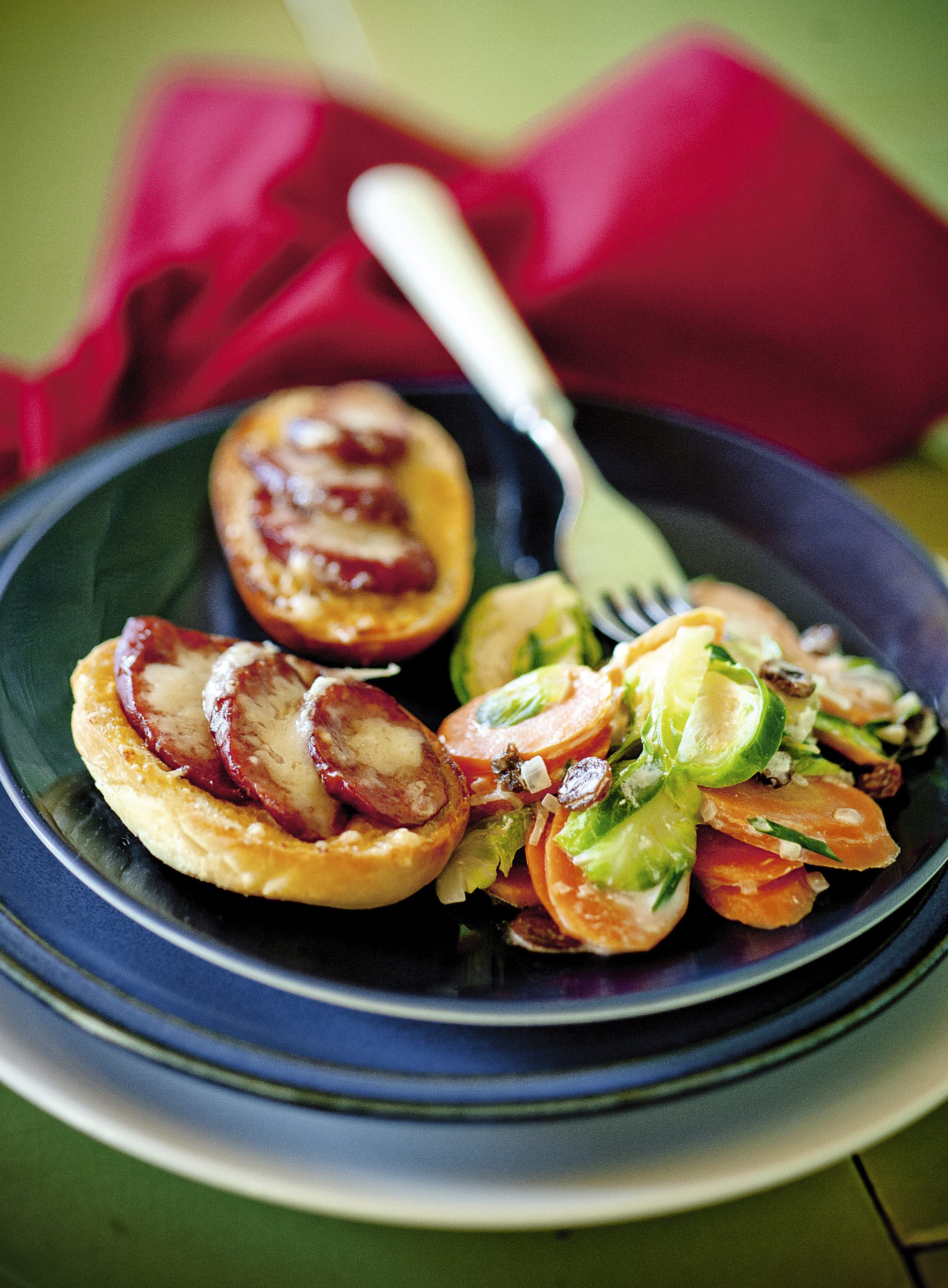 Wurstbrötchen mit Mischgemüse