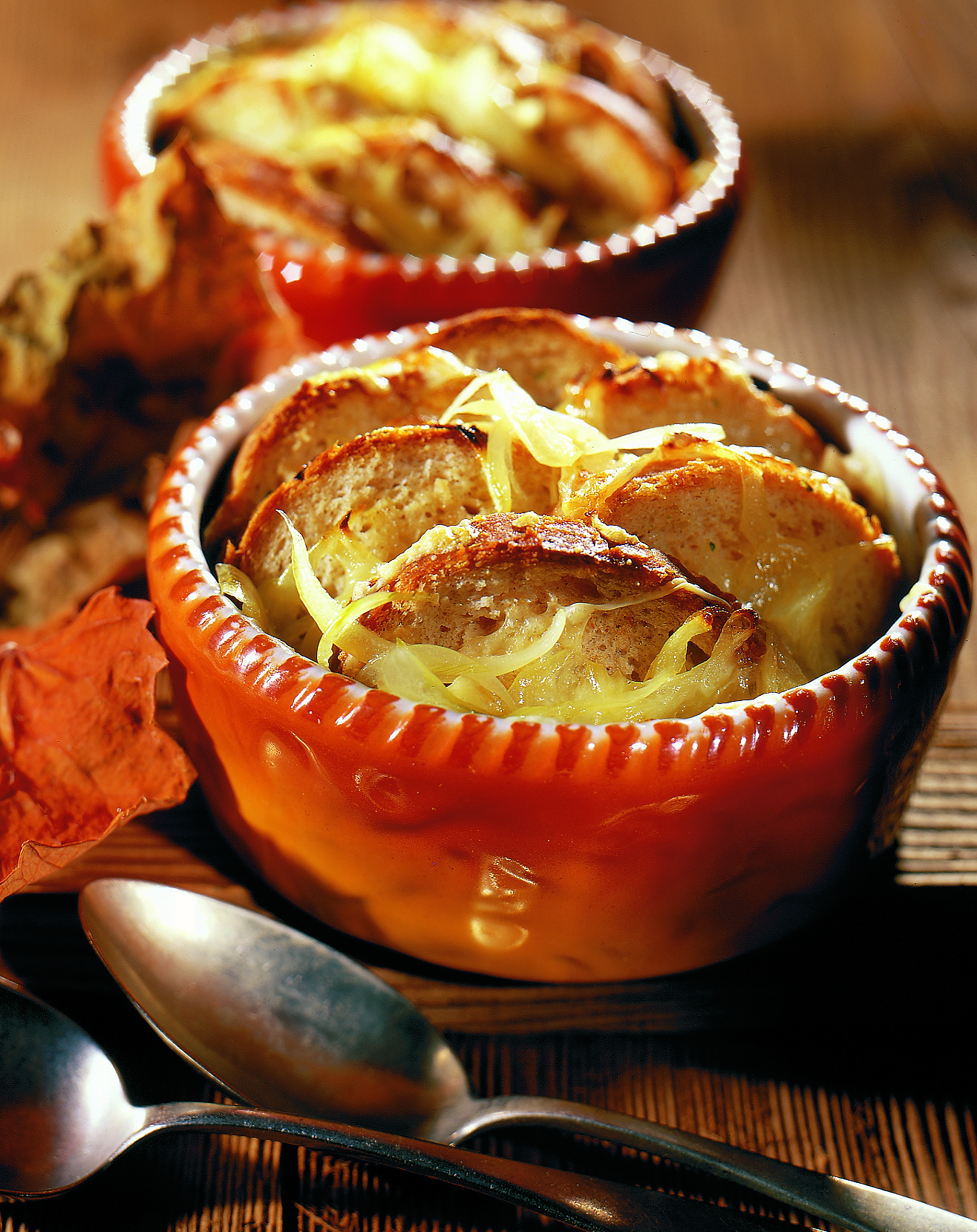 Soupe au pain, aux oignons et au fromage