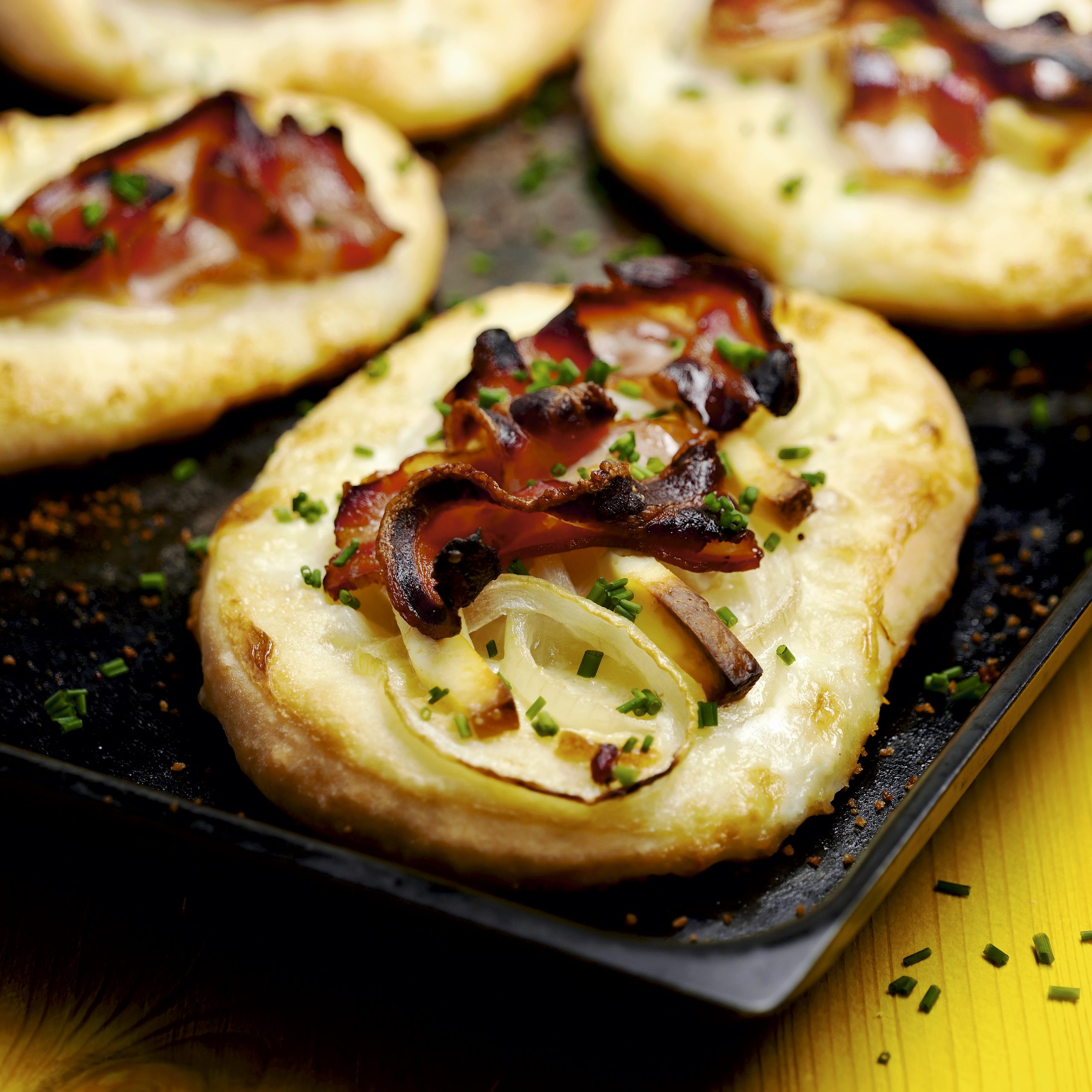 Tartines à la levure de bière et aux oignons