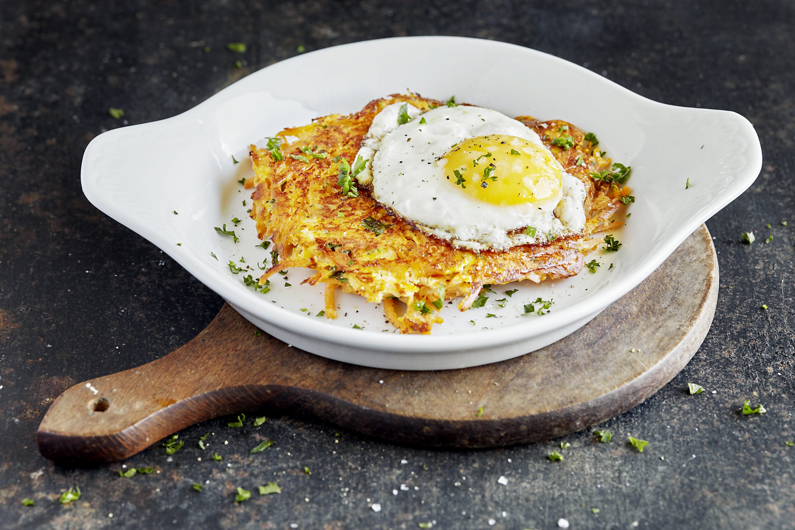 Susskartoffel Rosti Mit Spiegelei Rezept Swissmilk