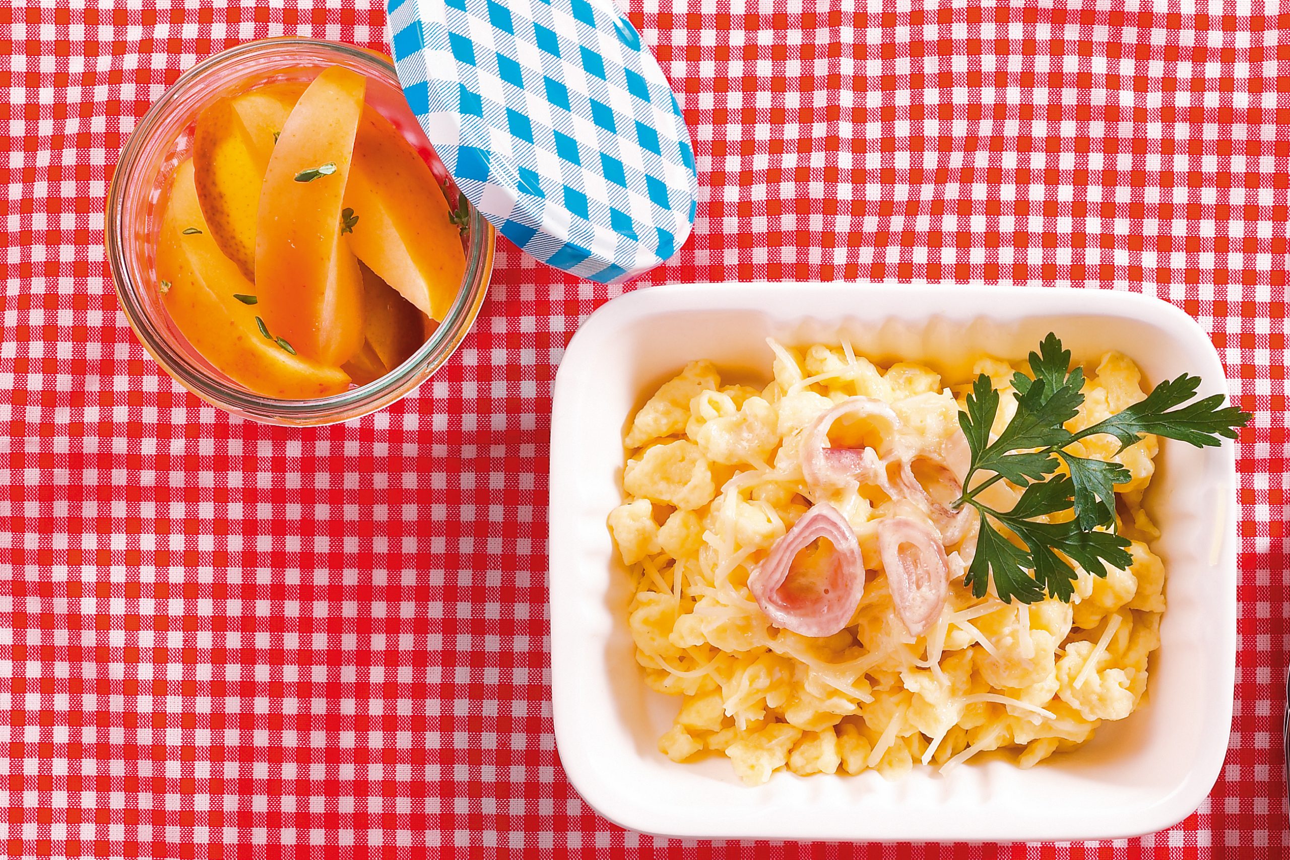 Quarkspätzli mit Alpkäse und Birnen-Apfel-Kompott