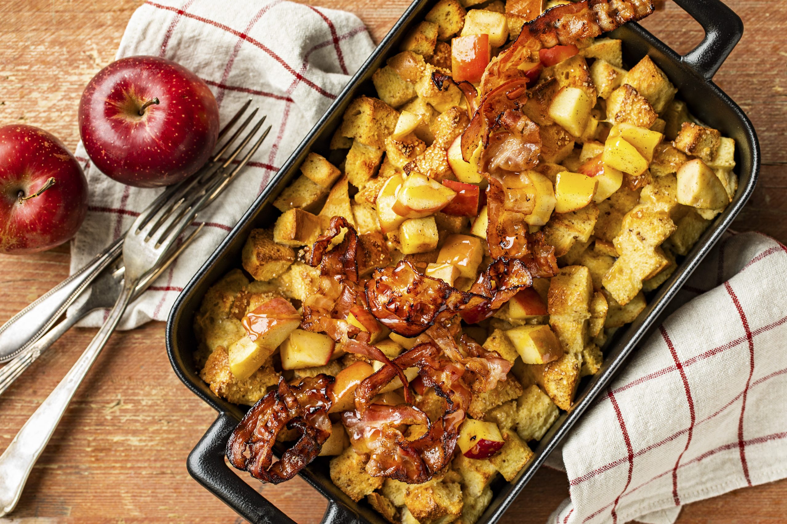Croûtes dorées aux pommes et au lard