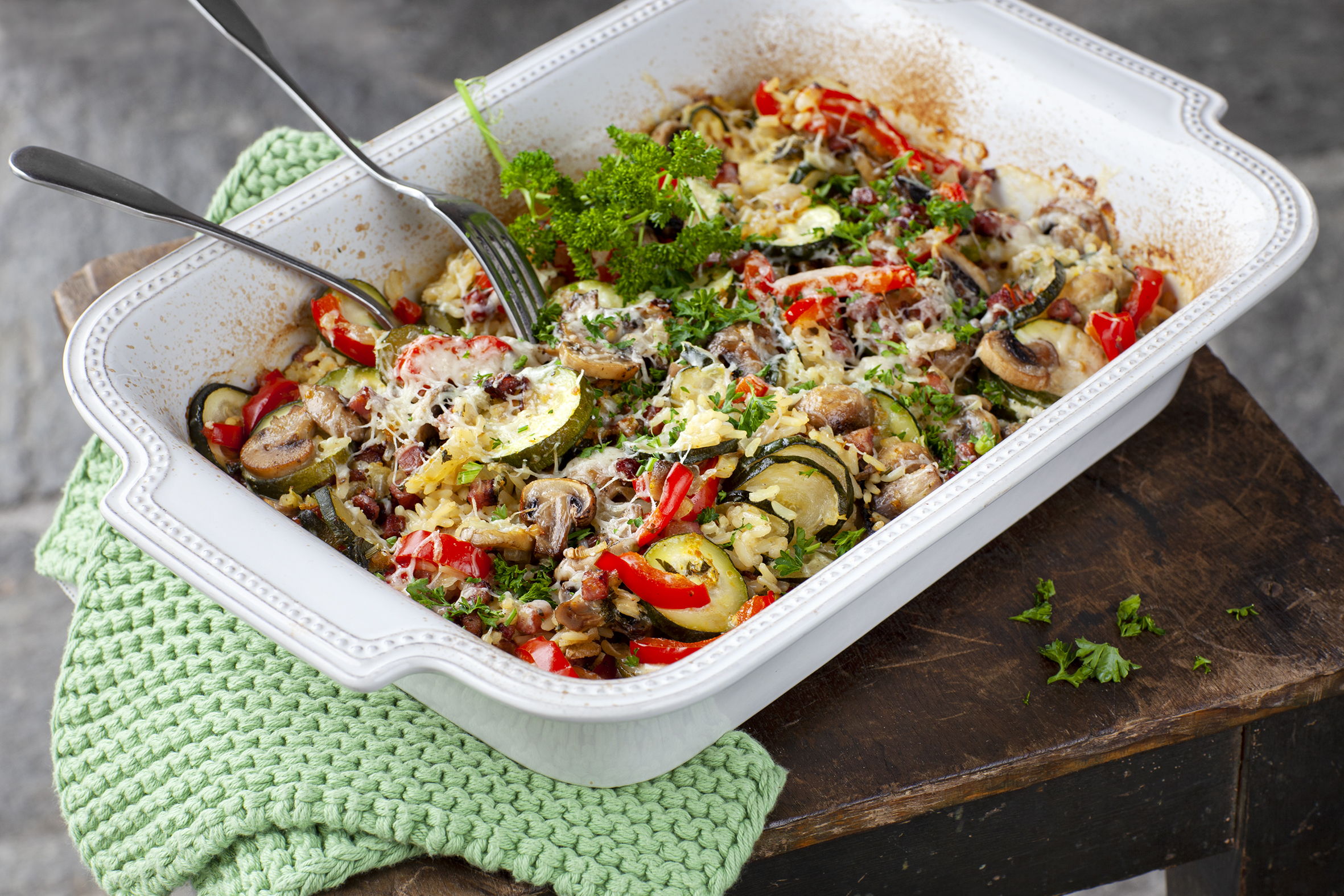 Reis-Gemüsegratin mit Champignons