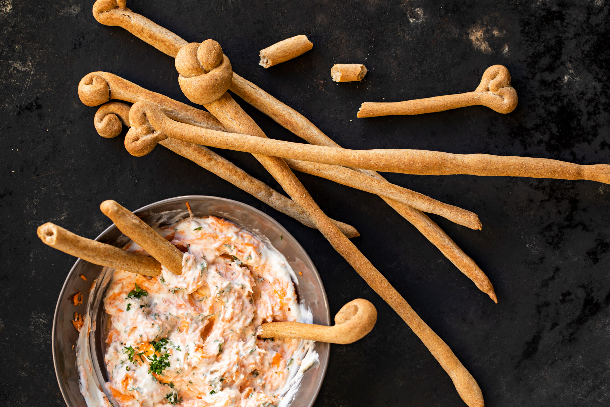 Grissini et séré à la carotte