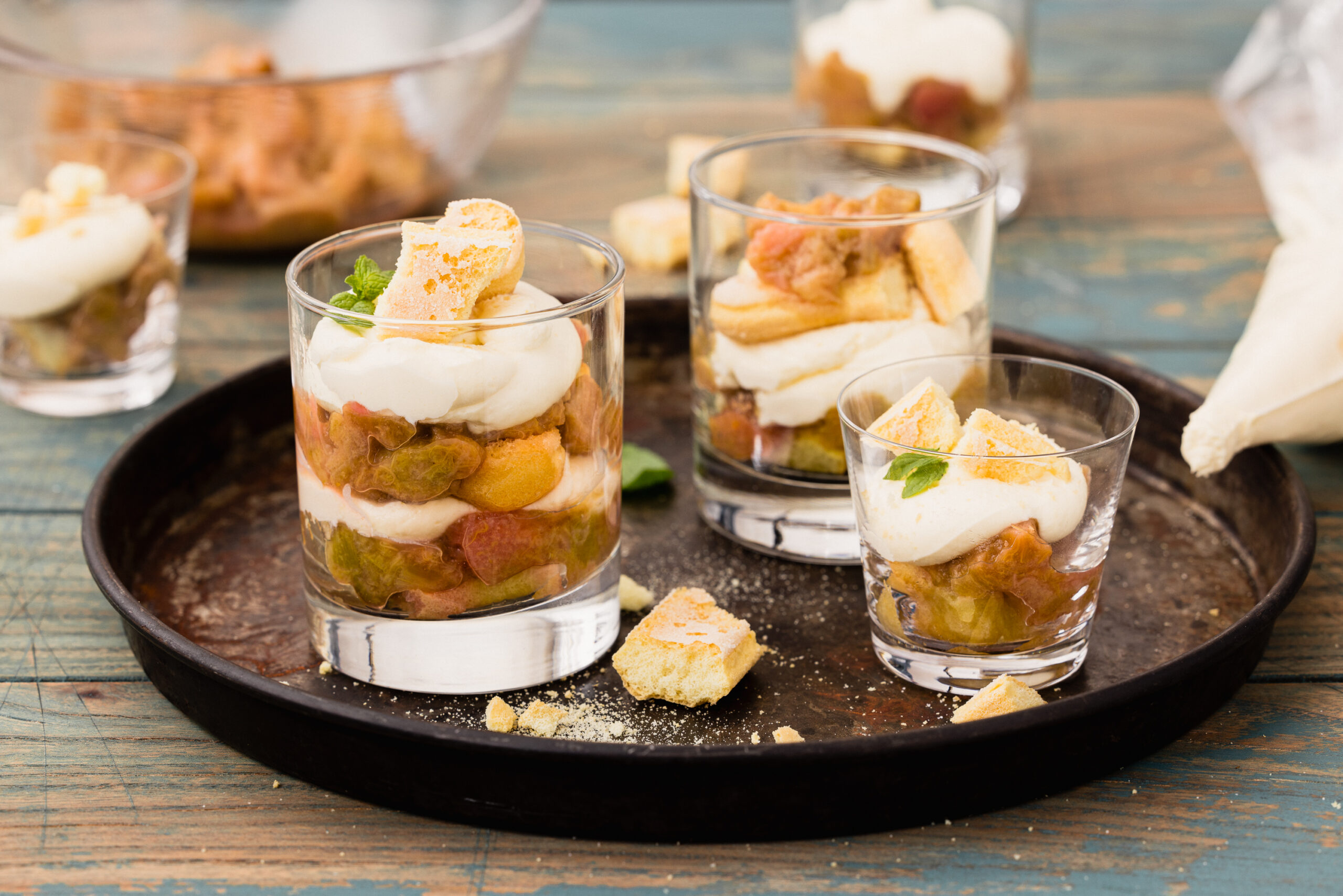 Rhabarber-Erdbeer-Crumble - Rezept | Swissmilk