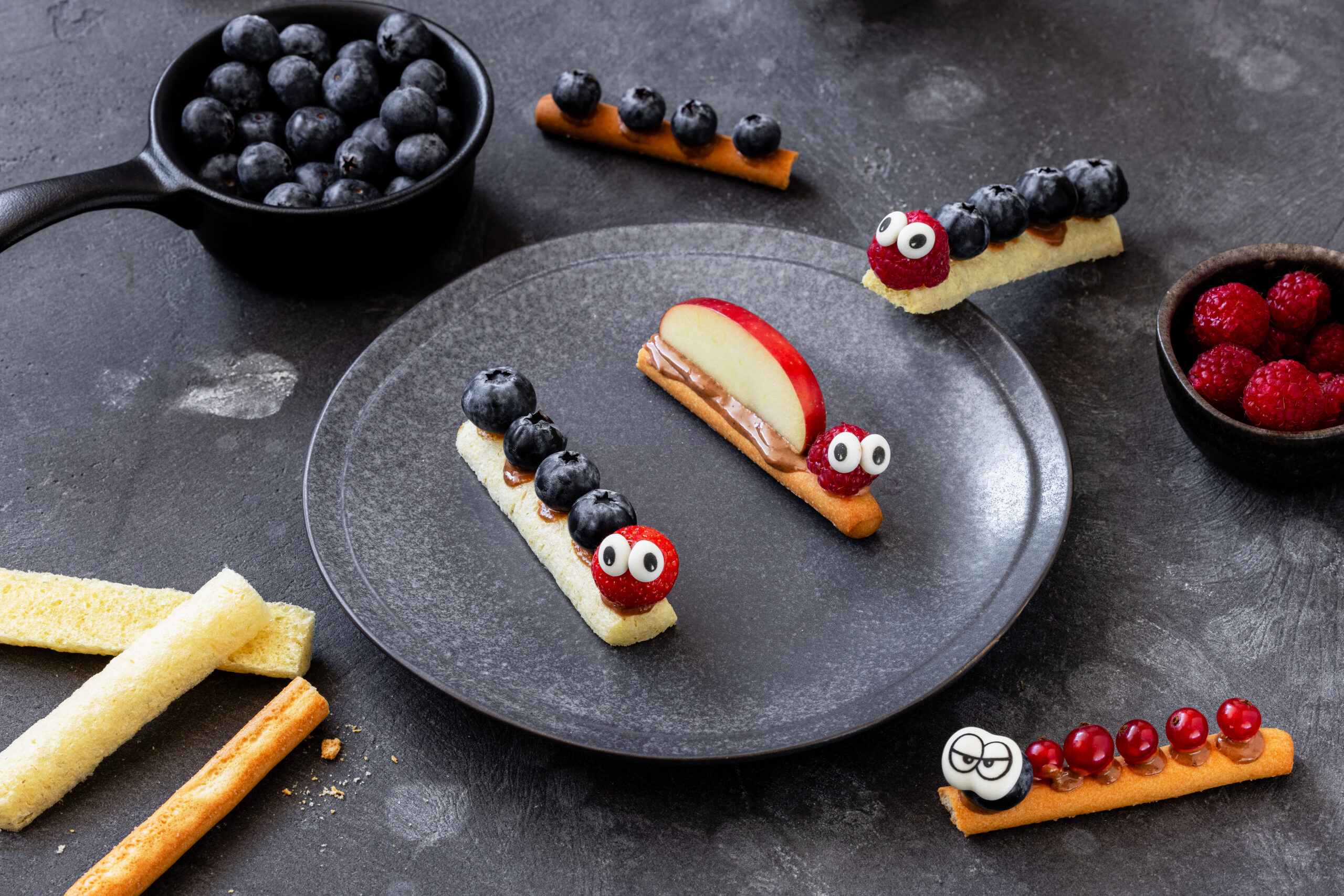 Chenille de fruits rouges