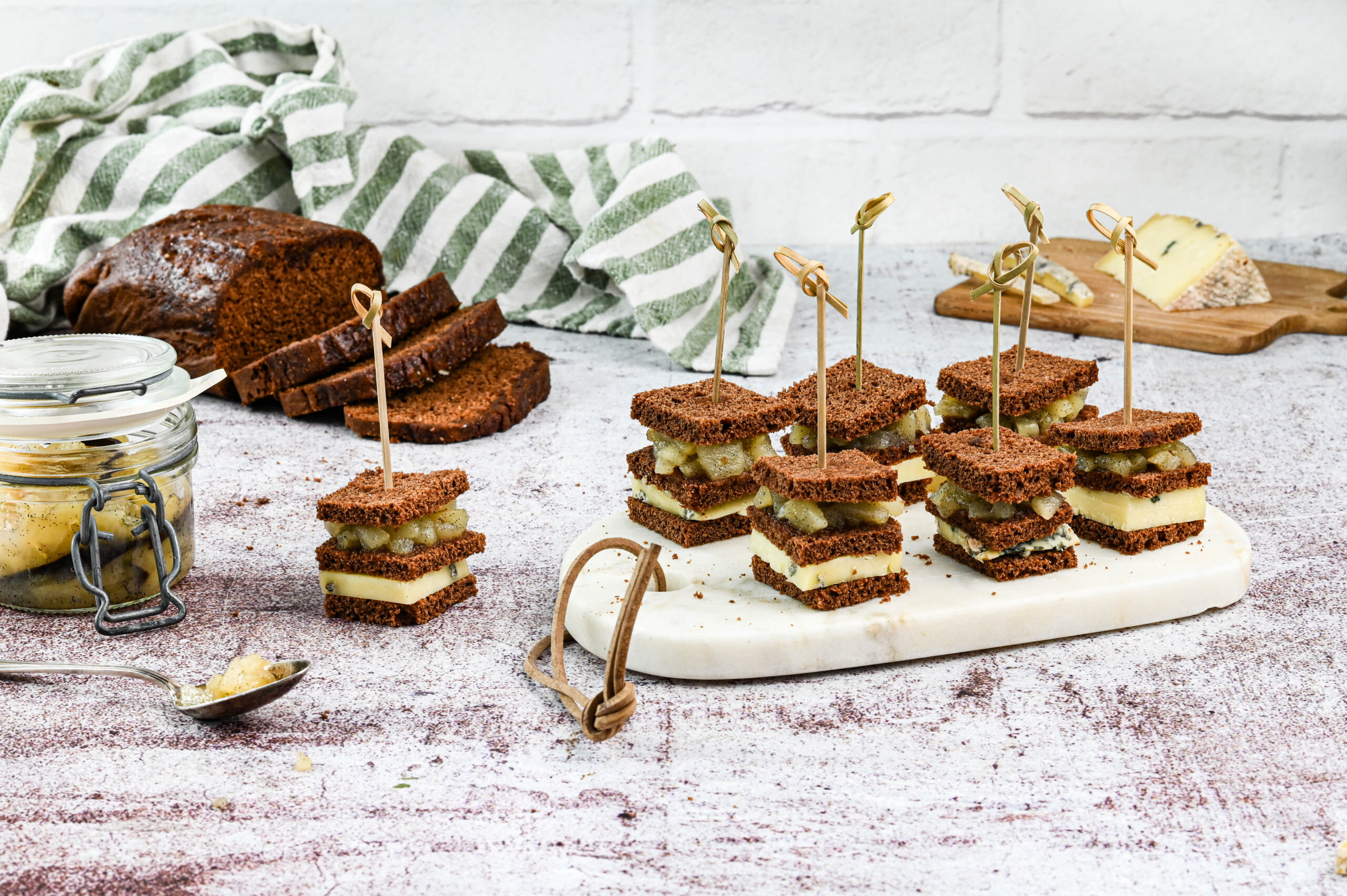 Bouchées au bleu et à la poire