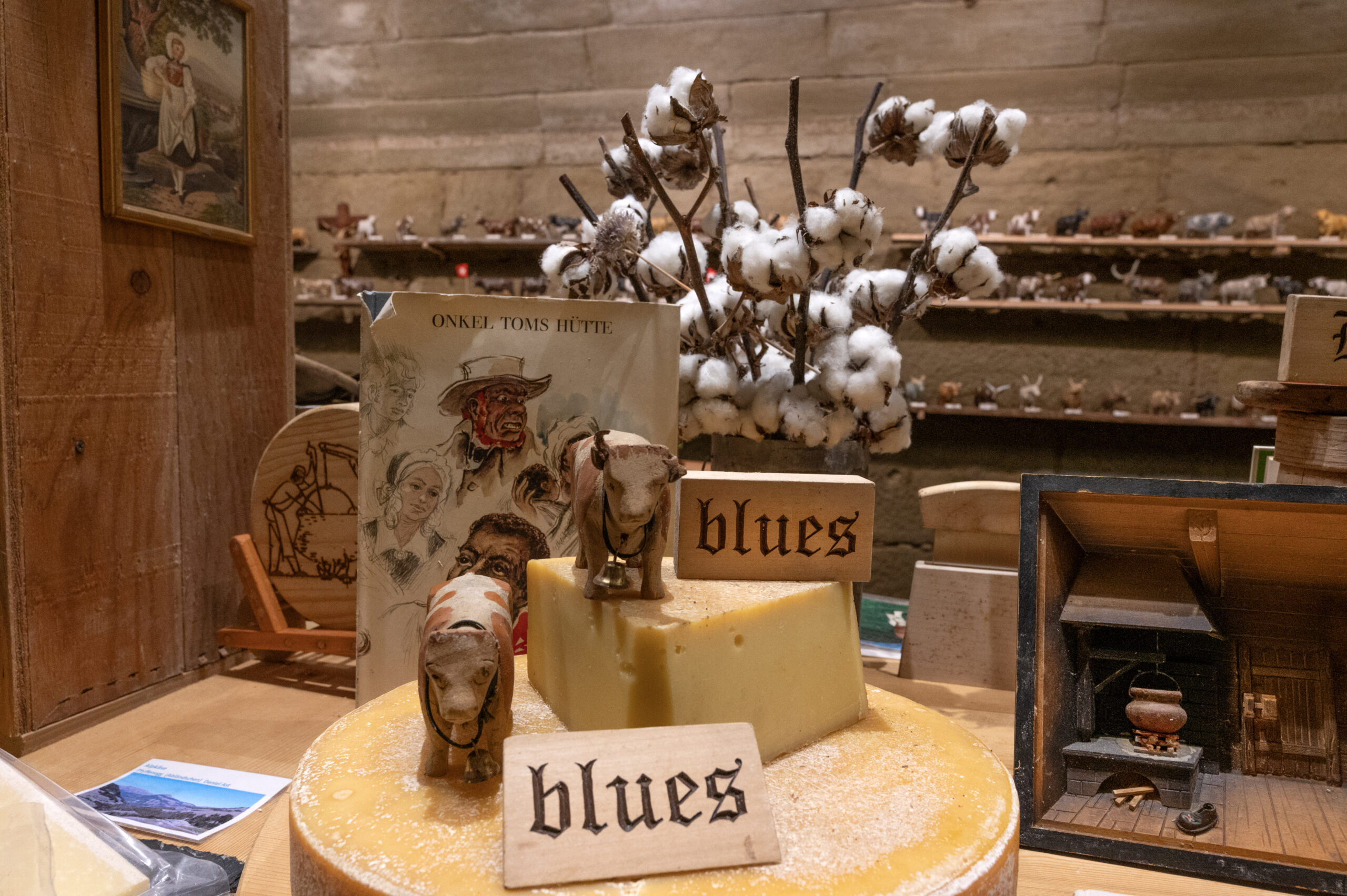 Quel goût a le fromage affiné au "blues"?