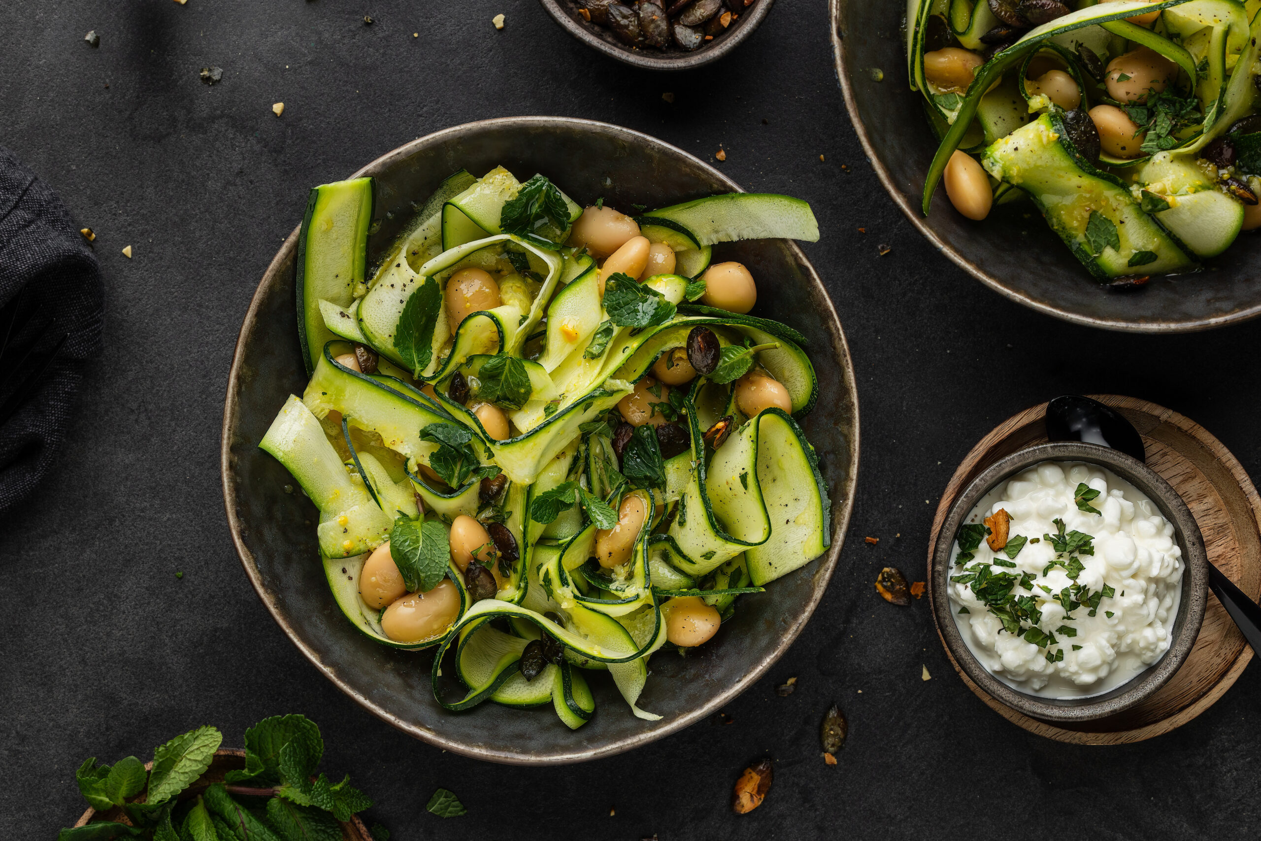 Zucchinisalat mit Hülsenfrüchten 