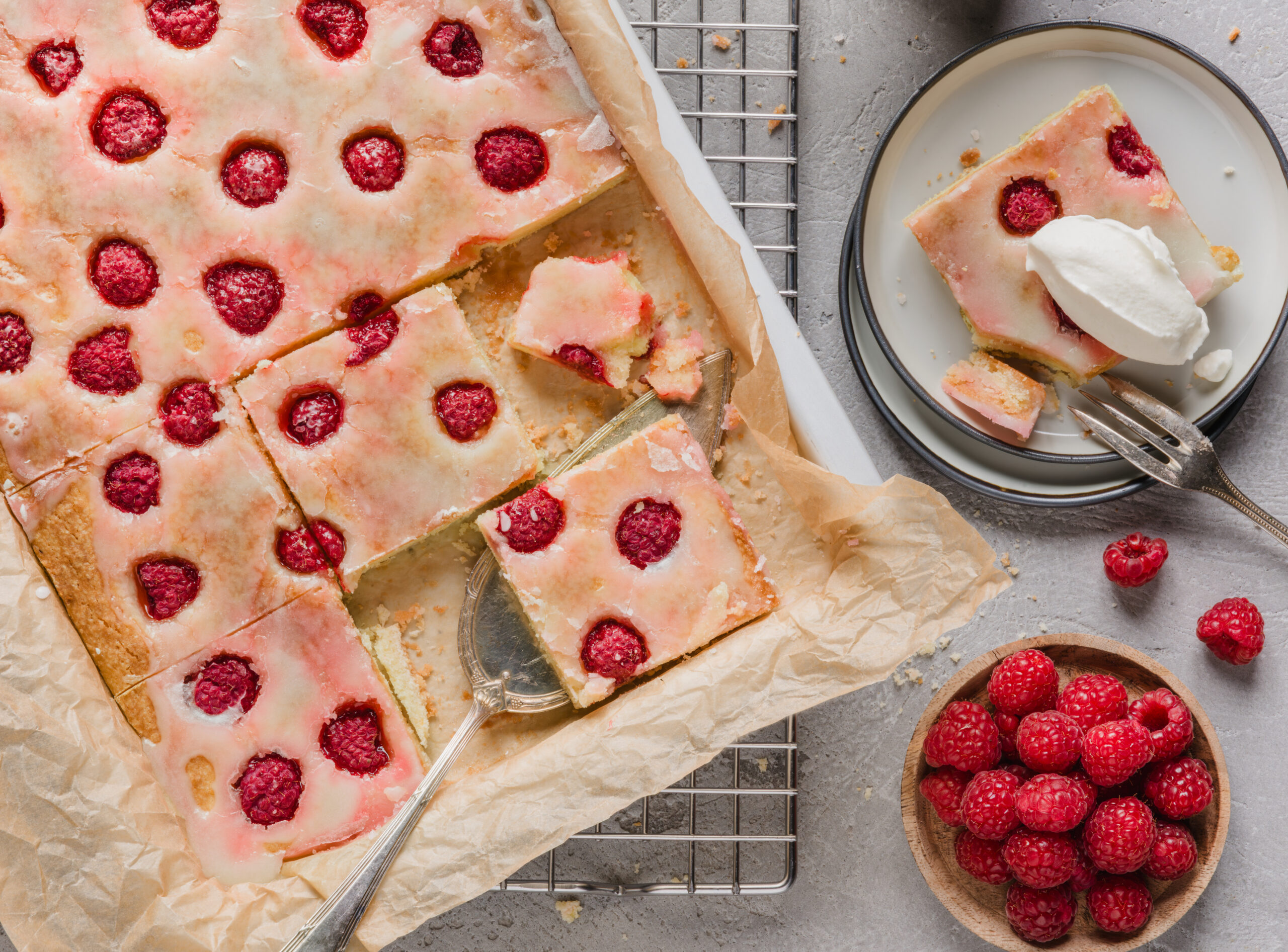 Gâteau au citron et aux framboises